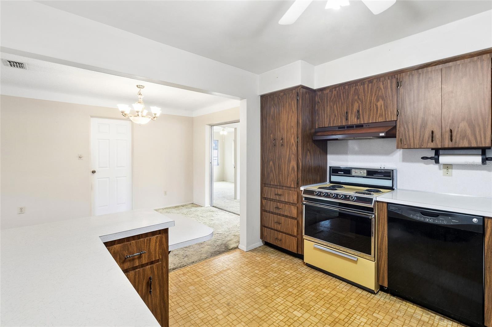 Image 11 of 28 For 6041 15th Street N