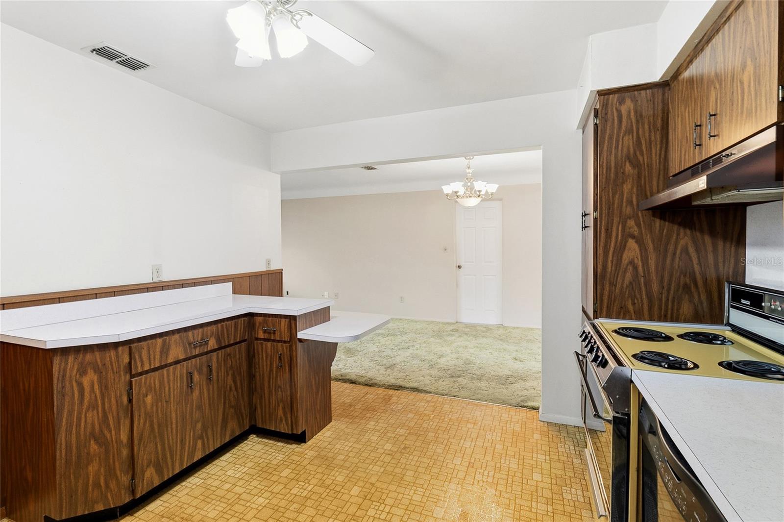 Image 12 of 28 For 6041 15th Street N