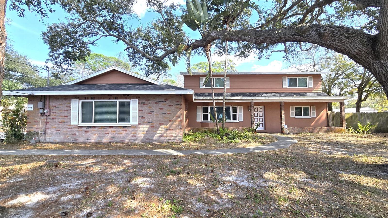 Listing photo id 8 for 1595 Oak Lane