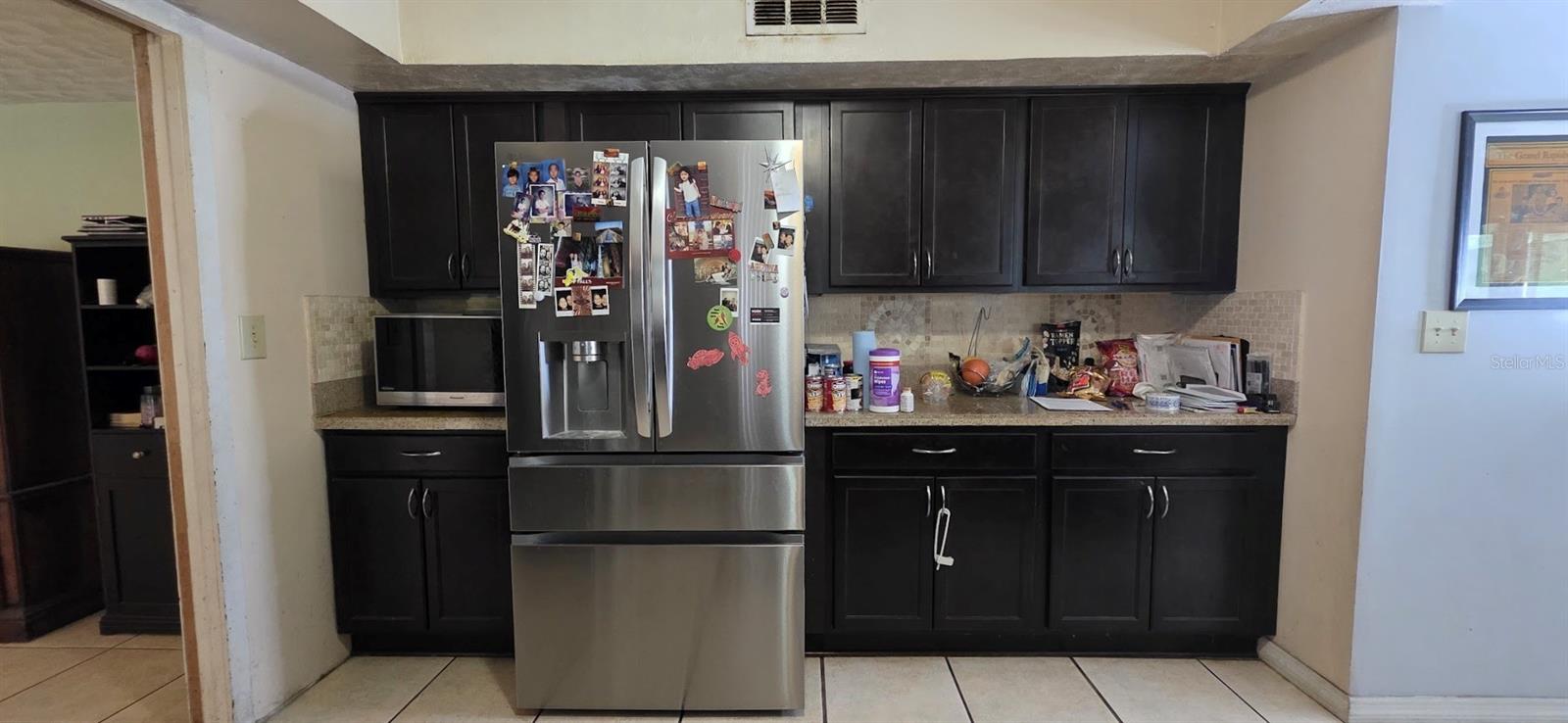 Listing photo id 12 for 1595 Oak Lane