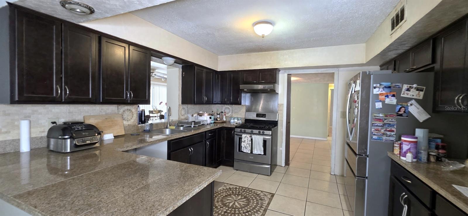 Listing photo id 14 for 1595 Oak Lane