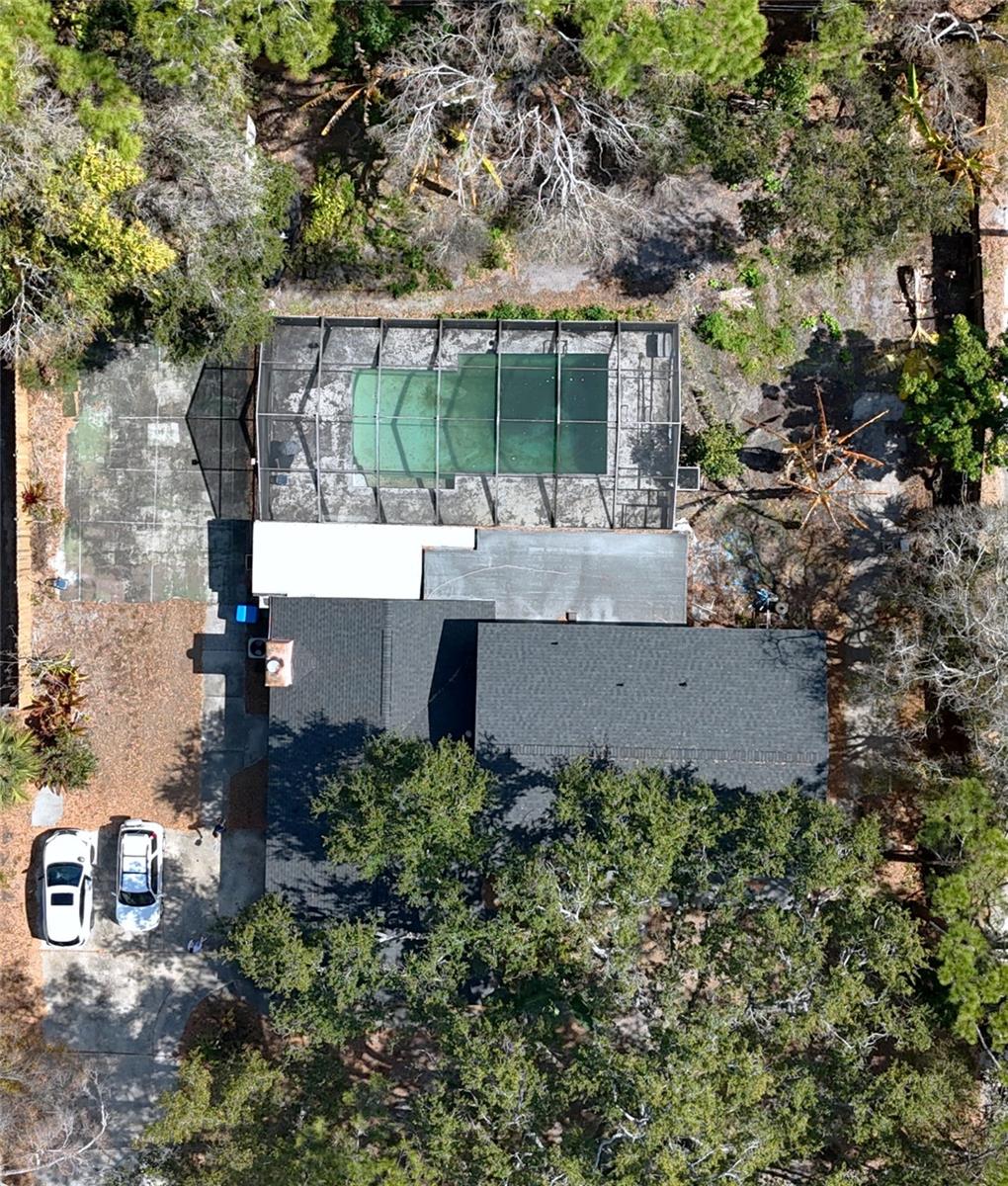 Listing photo id 0 for 1595 Oak Lane