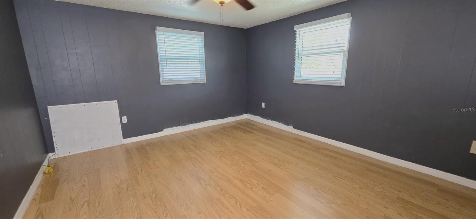 Listing photo id 23 for 1595 Oak Lane