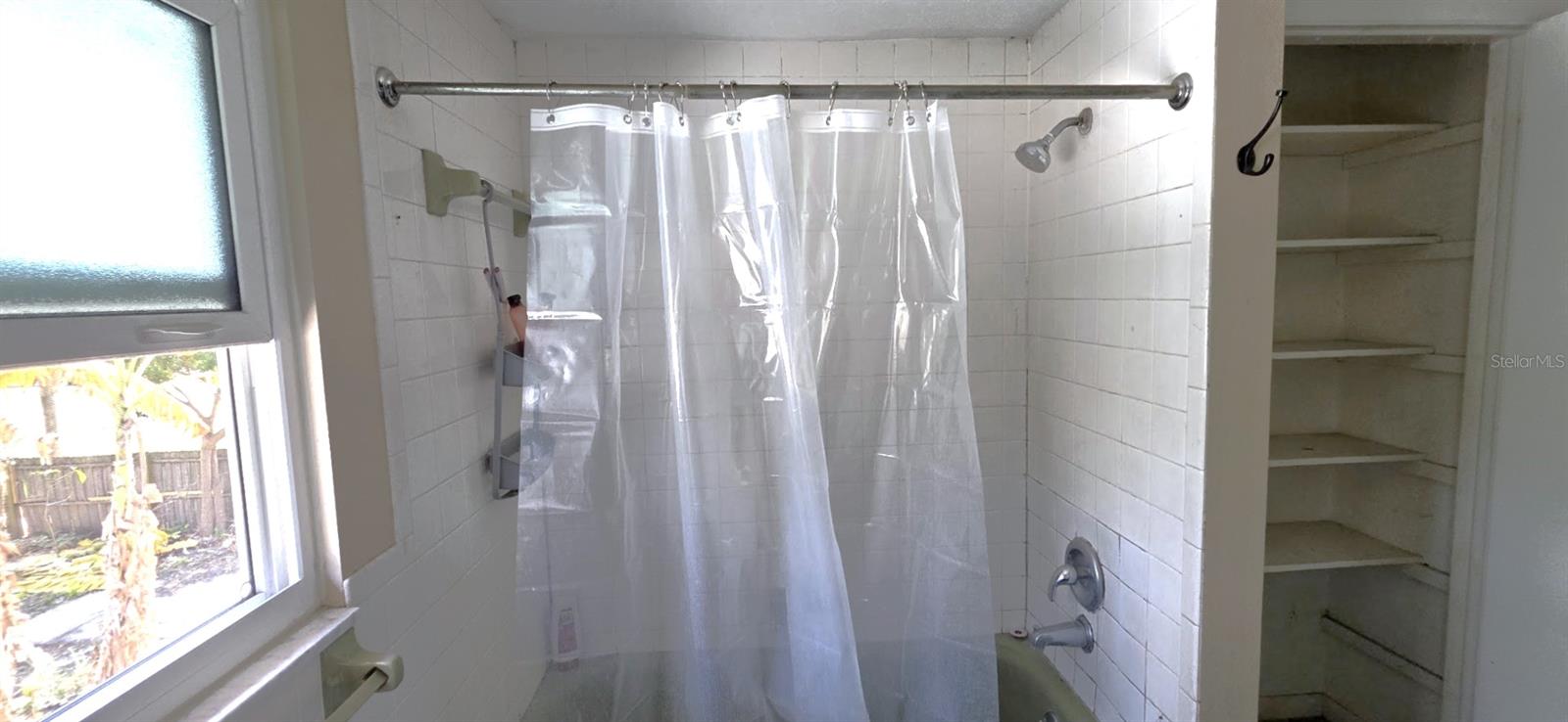 Listing photo id 28 for 1595 Oak Lane