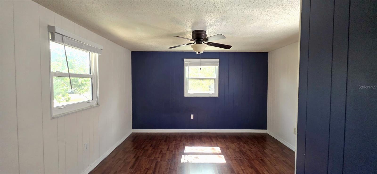 Listing photo id 29 for 1595 Oak Lane