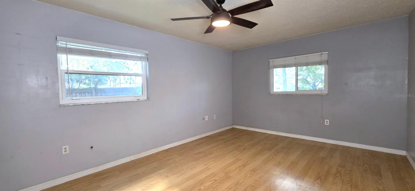 Listing photo id 36 for 1595 Oak Lane