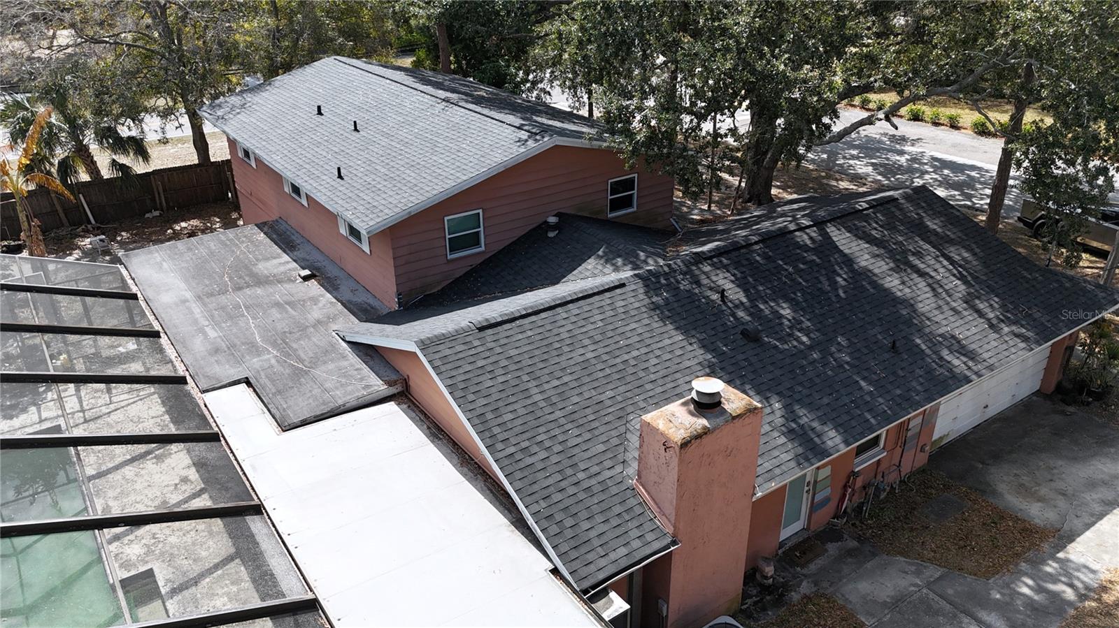 Listing photo id 6 for 1595 Oak Lane