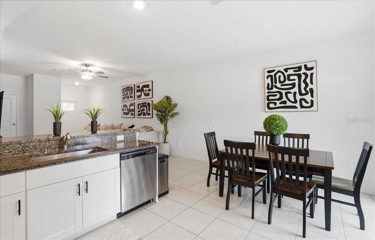 Image 14 of 44 For 10336 Trumpet Honeysuckle Way