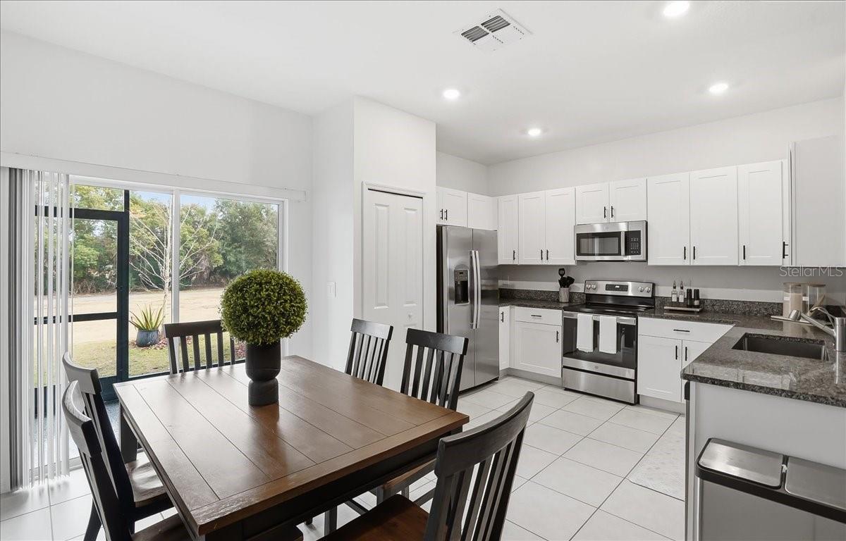 Image 17 of 44 For 10336 Trumpet Honeysuckle Way