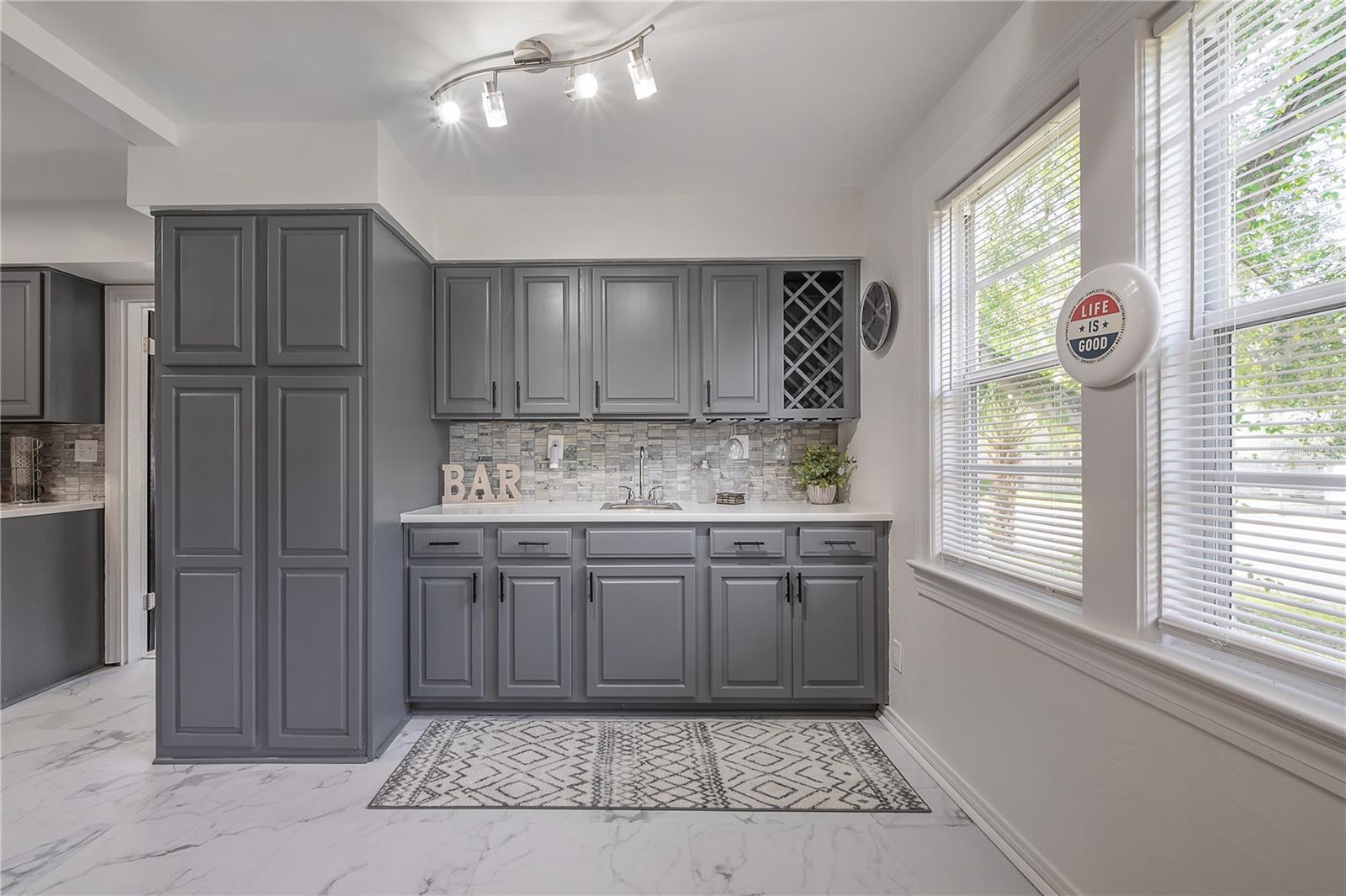 Image 12 of 32 For 920 Orient Street