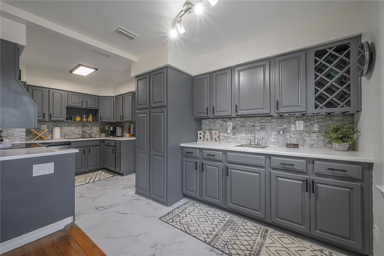 Image 13 of 32 For 920 Orient Street