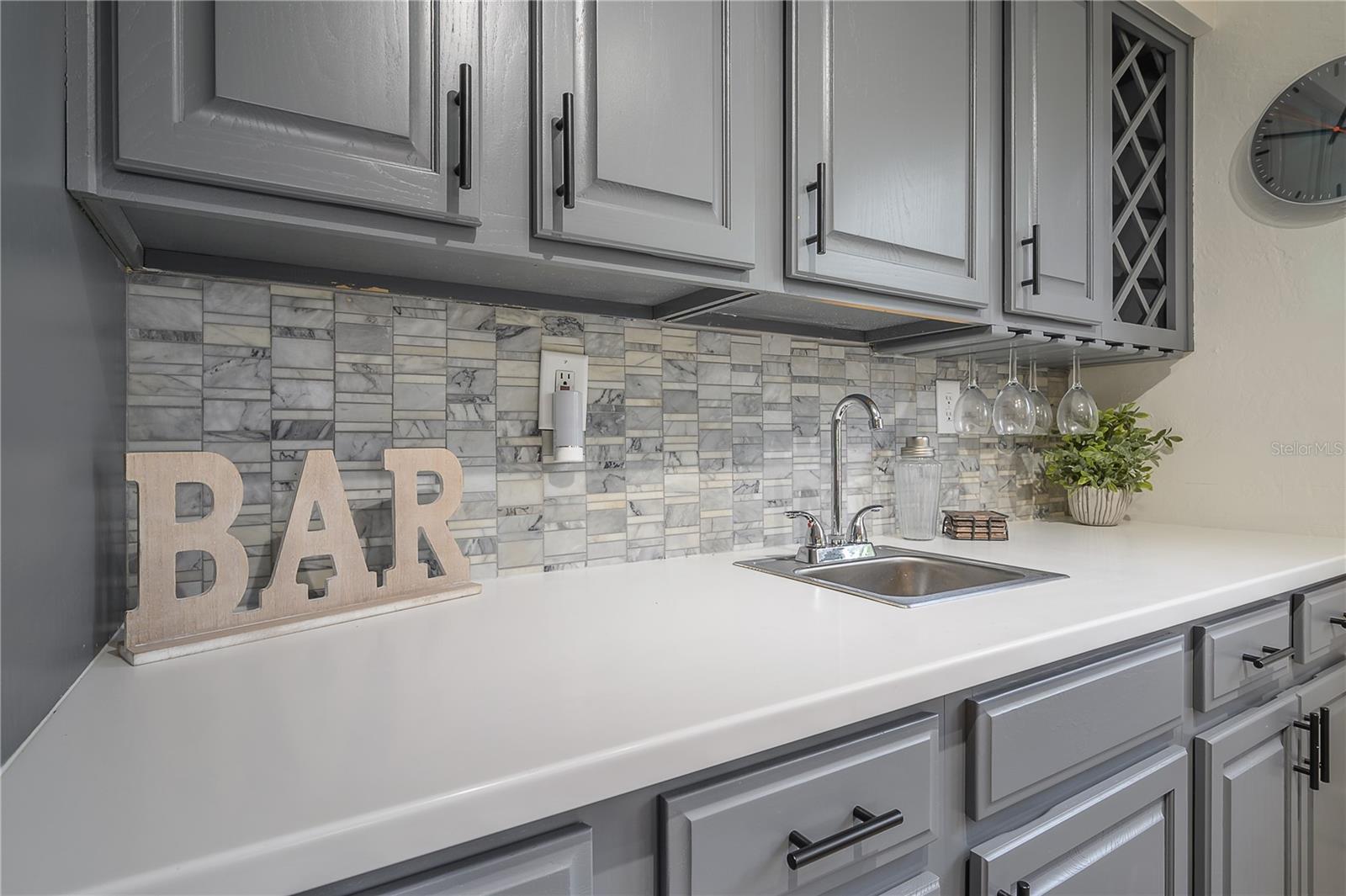 Image 14 of 32 For 920 Orient Street