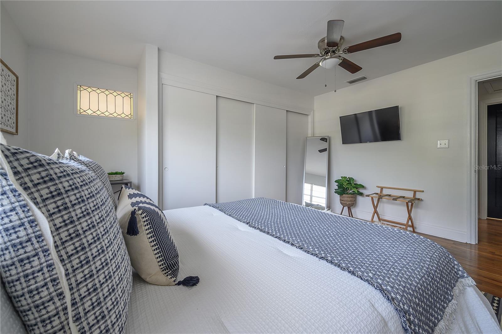 Image 19 of 32 For 920 Orient Street