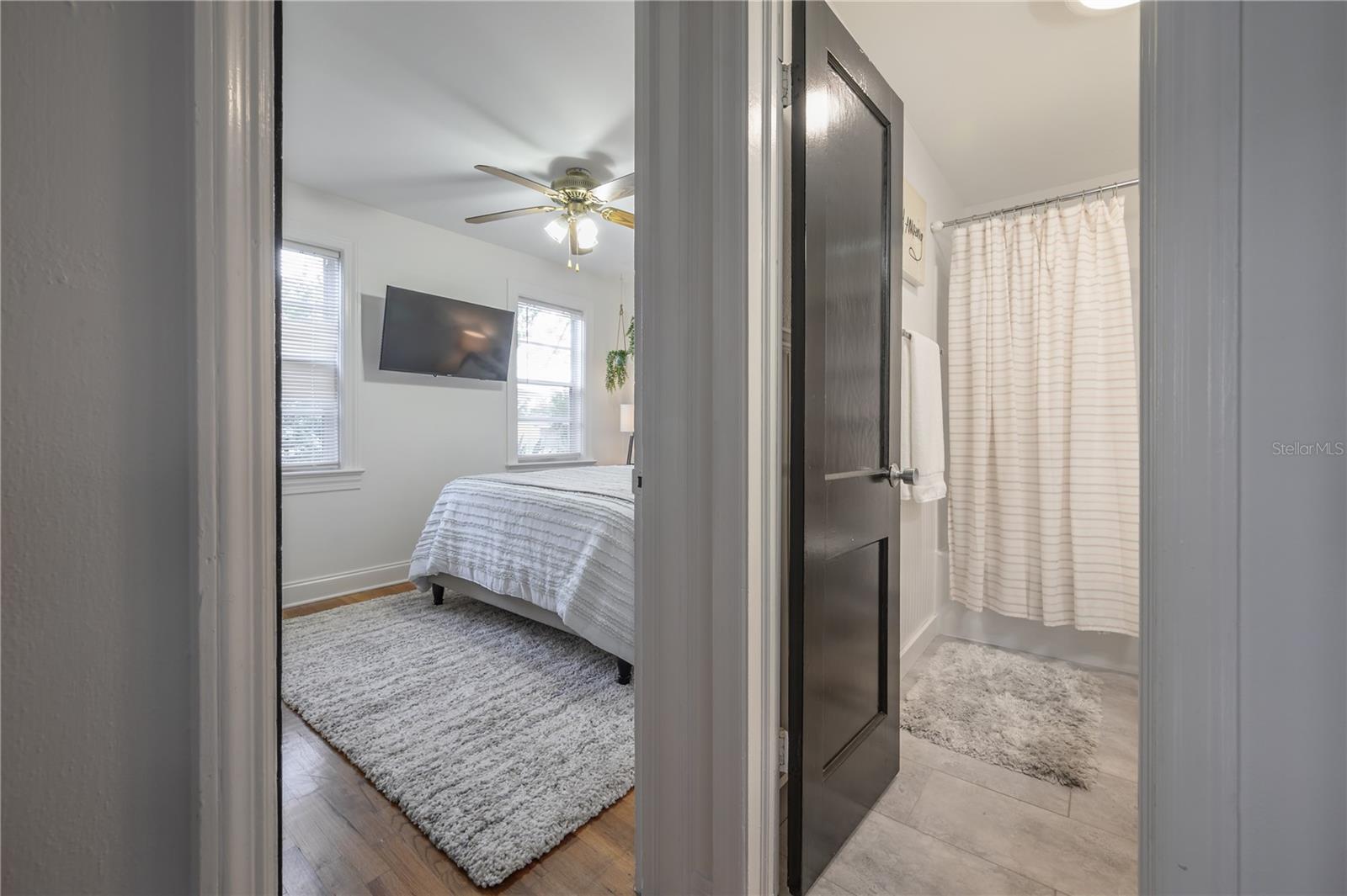 Image 20 of 32 For 920 Orient Street