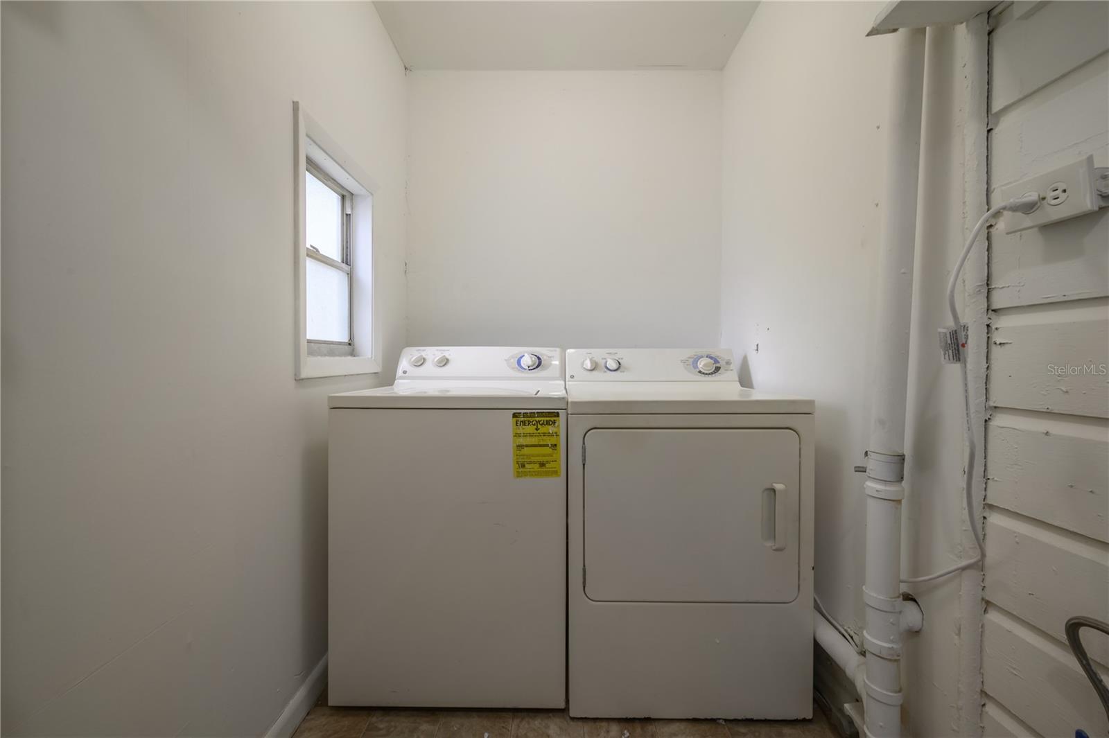 Image 29 of 32 For 920 Orient Street