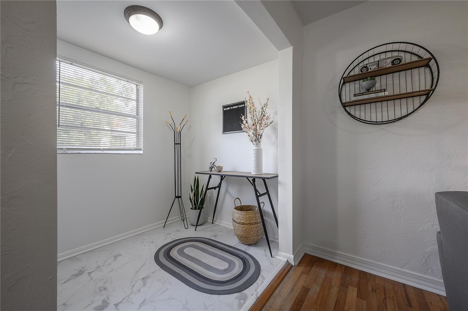 Image 6 of 32 For 920 Orient Street