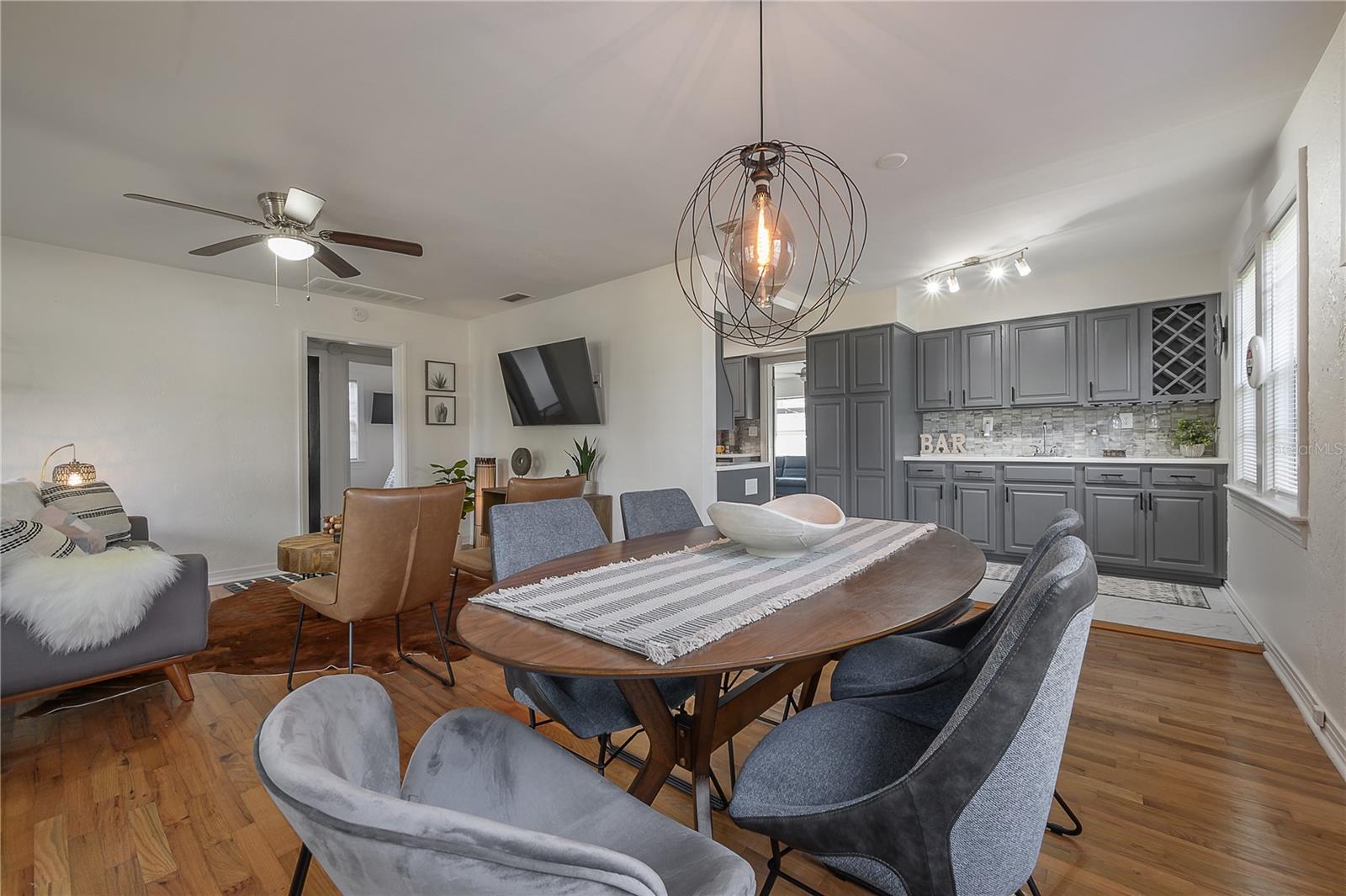 Image 9 of 32 For 920 Orient Street