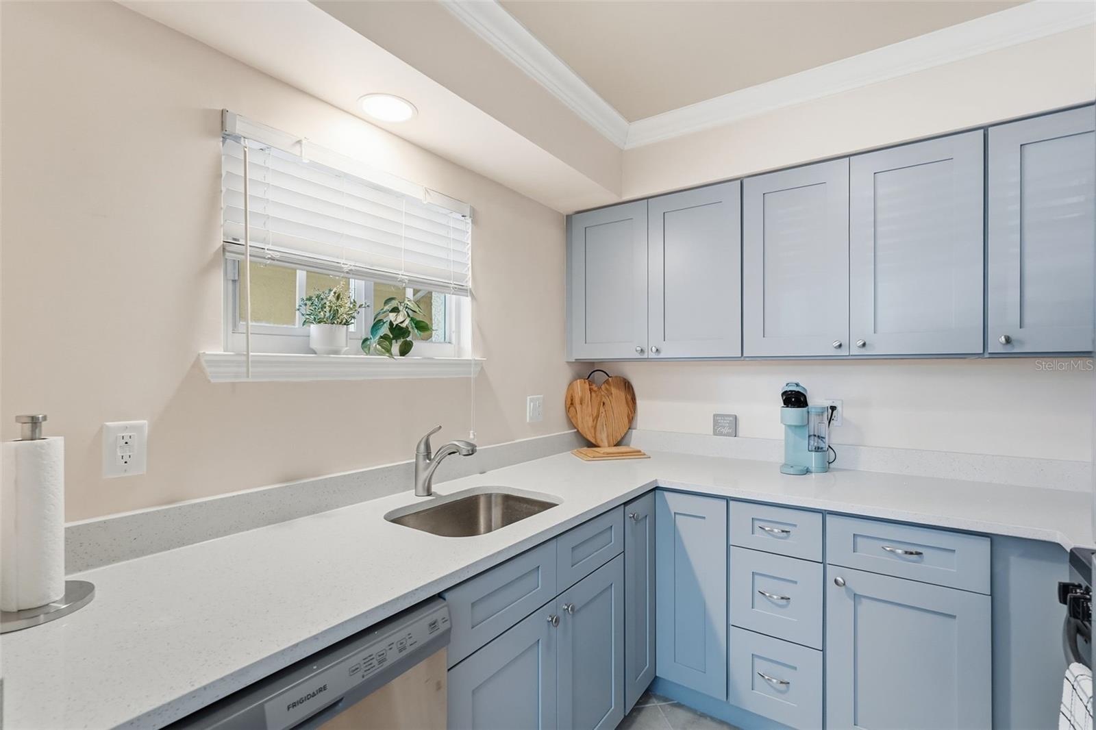 Image 12 of 30 For 19417 Gulf Boulevard B102