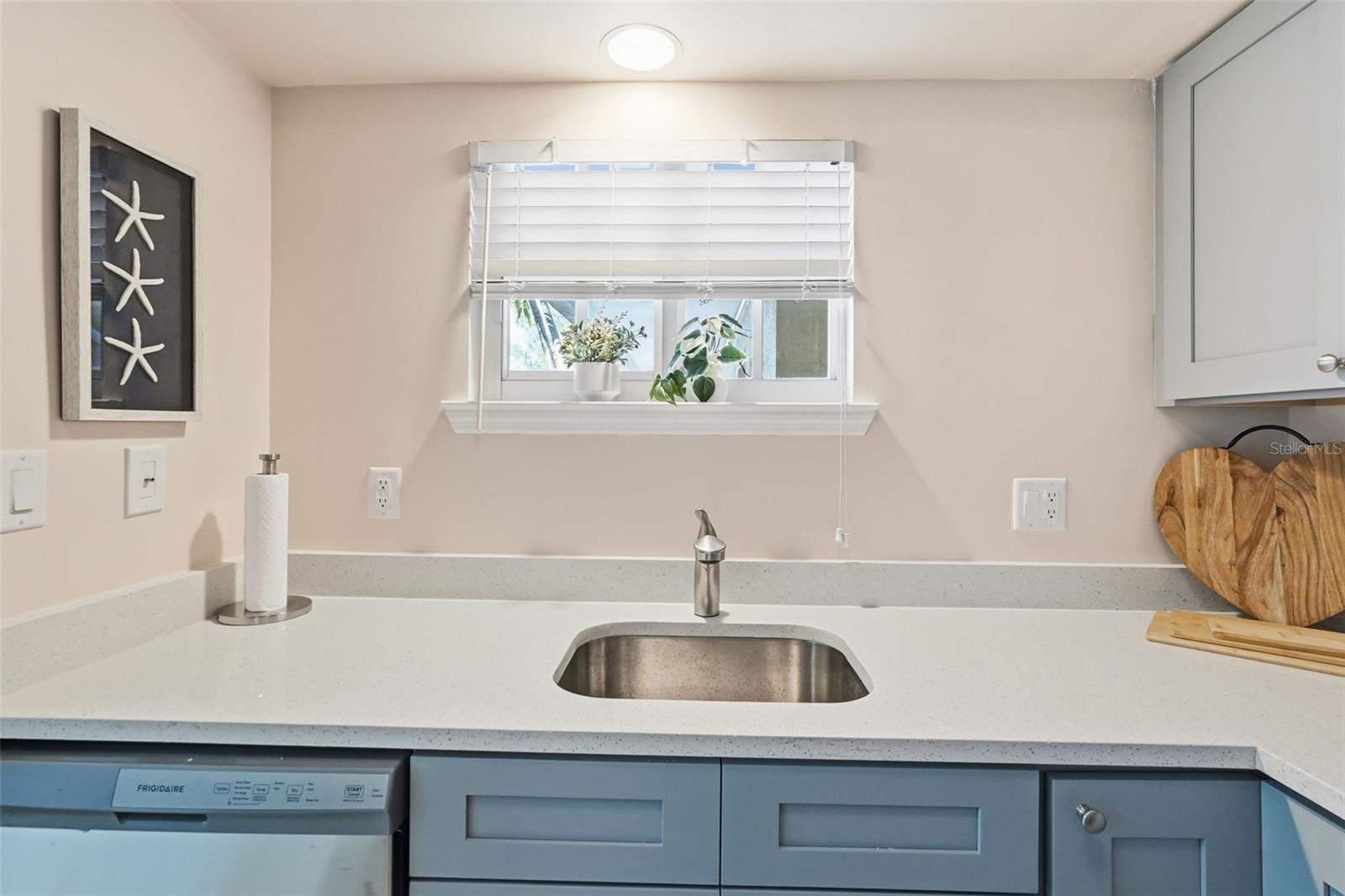 Image 14 of 30 For 19417 Gulf Boulevard B102