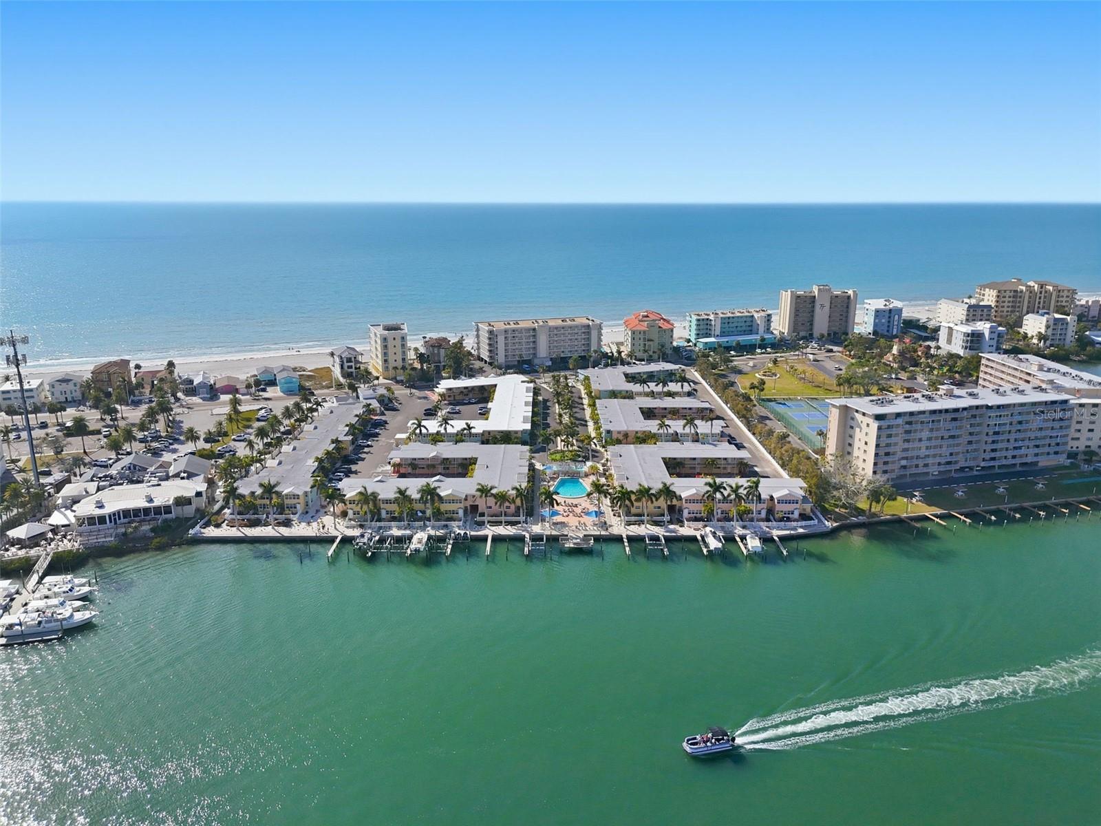 Image 6 of 30 For 19417 Gulf Boulevard B102