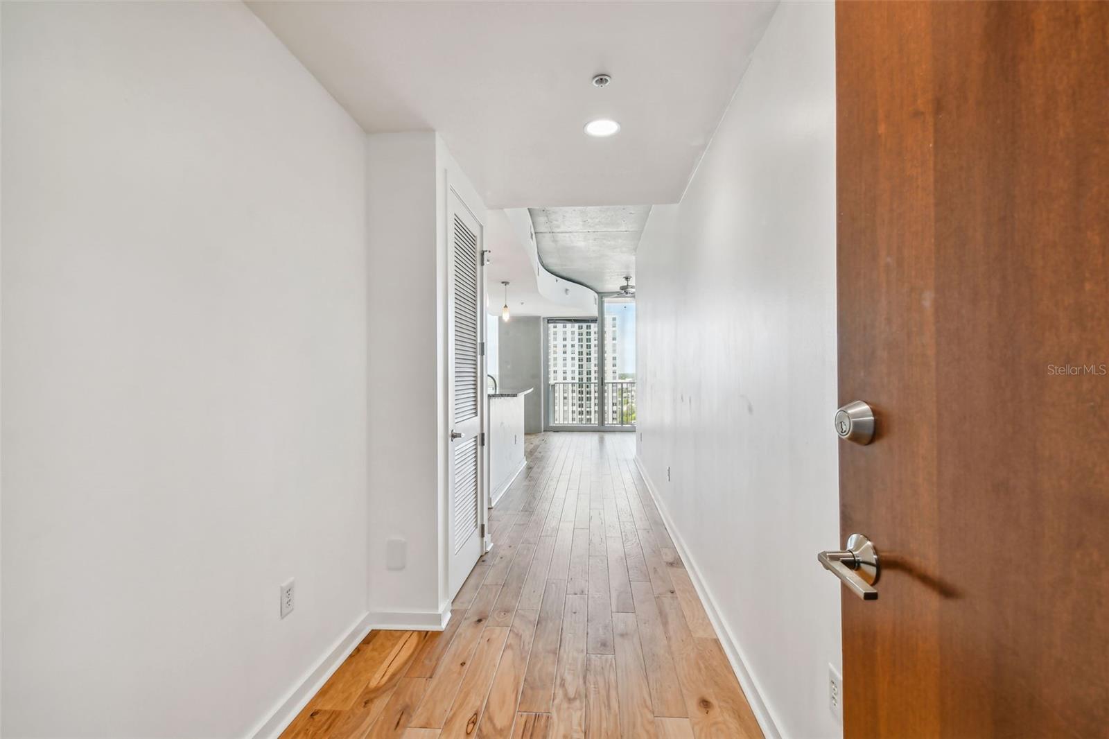 Image 20 of 46 For 777 Ashley Drive 1413