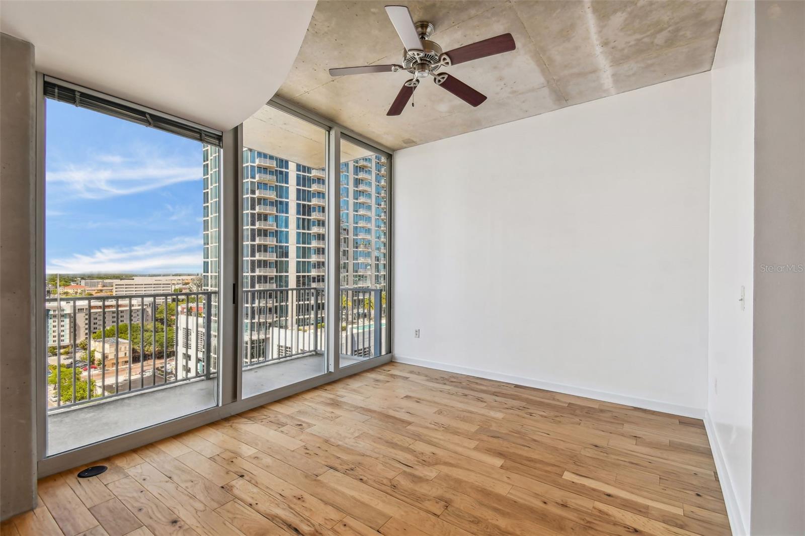 Image 6 of 46 For 777 Ashley Drive 1413