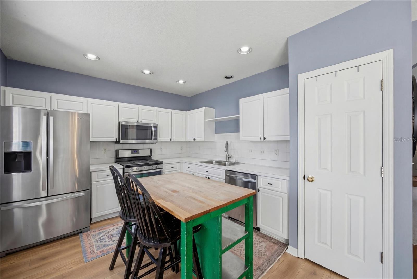 Image 10 of 27 For 6526 Summer Cove Drive