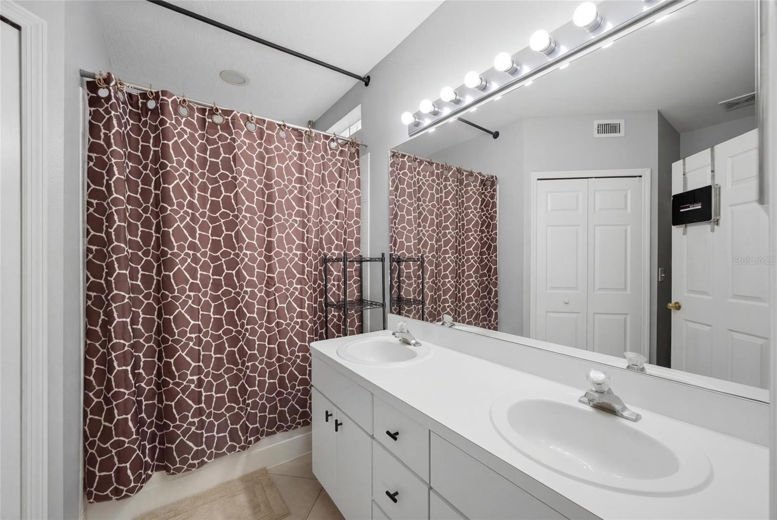 Image 14 of 27 For 6526 Summer Cove Drive