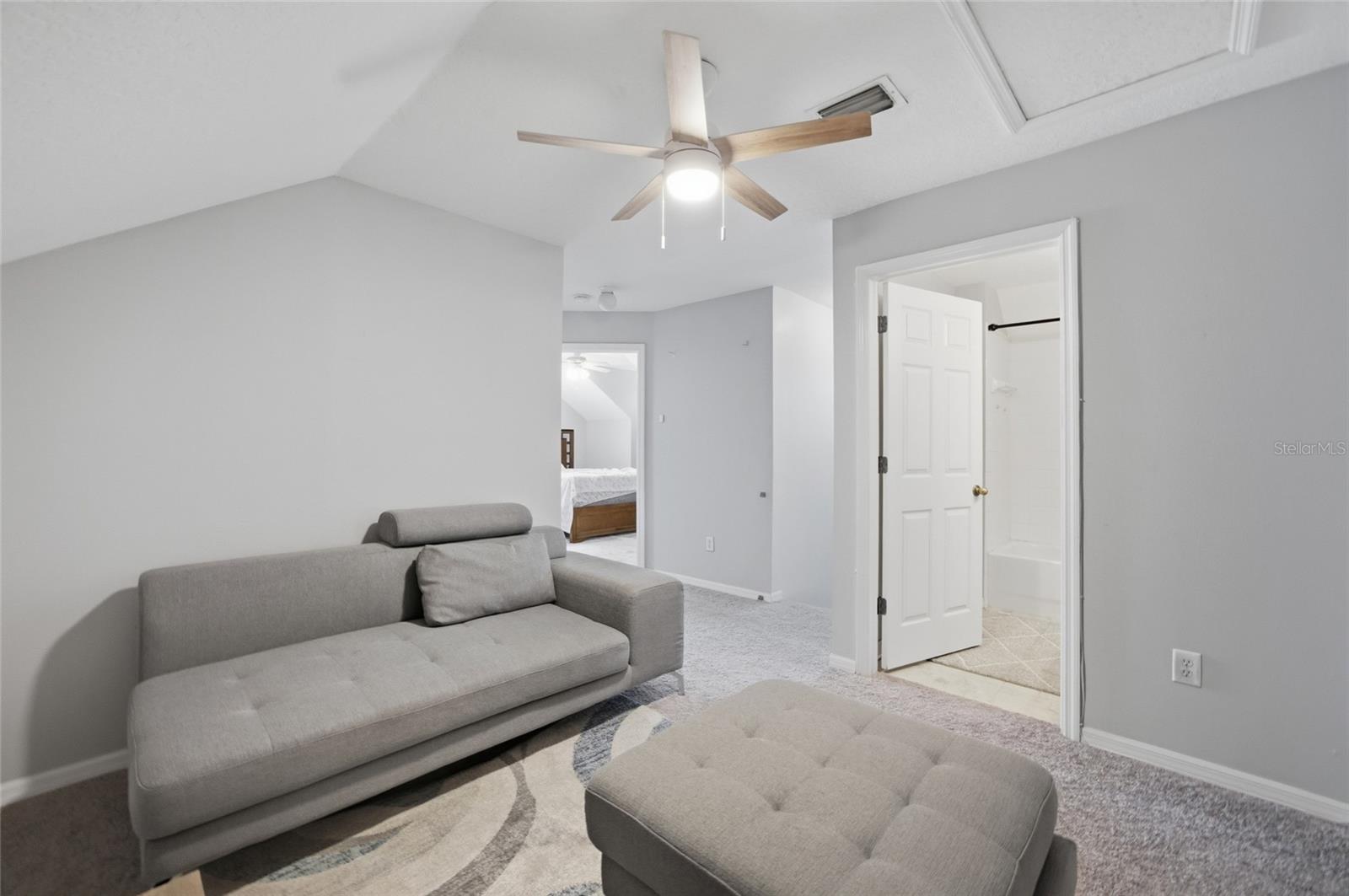 Image 16 of 27 For 6526 Summer Cove Drive