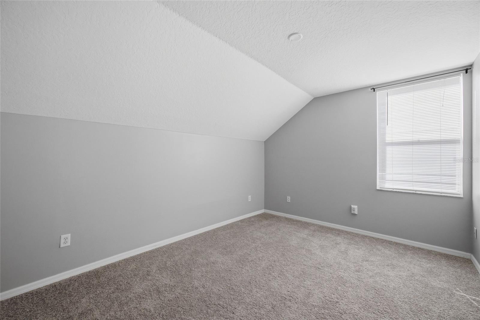 Image 21 of 27 For 6526 Summer Cove Drive