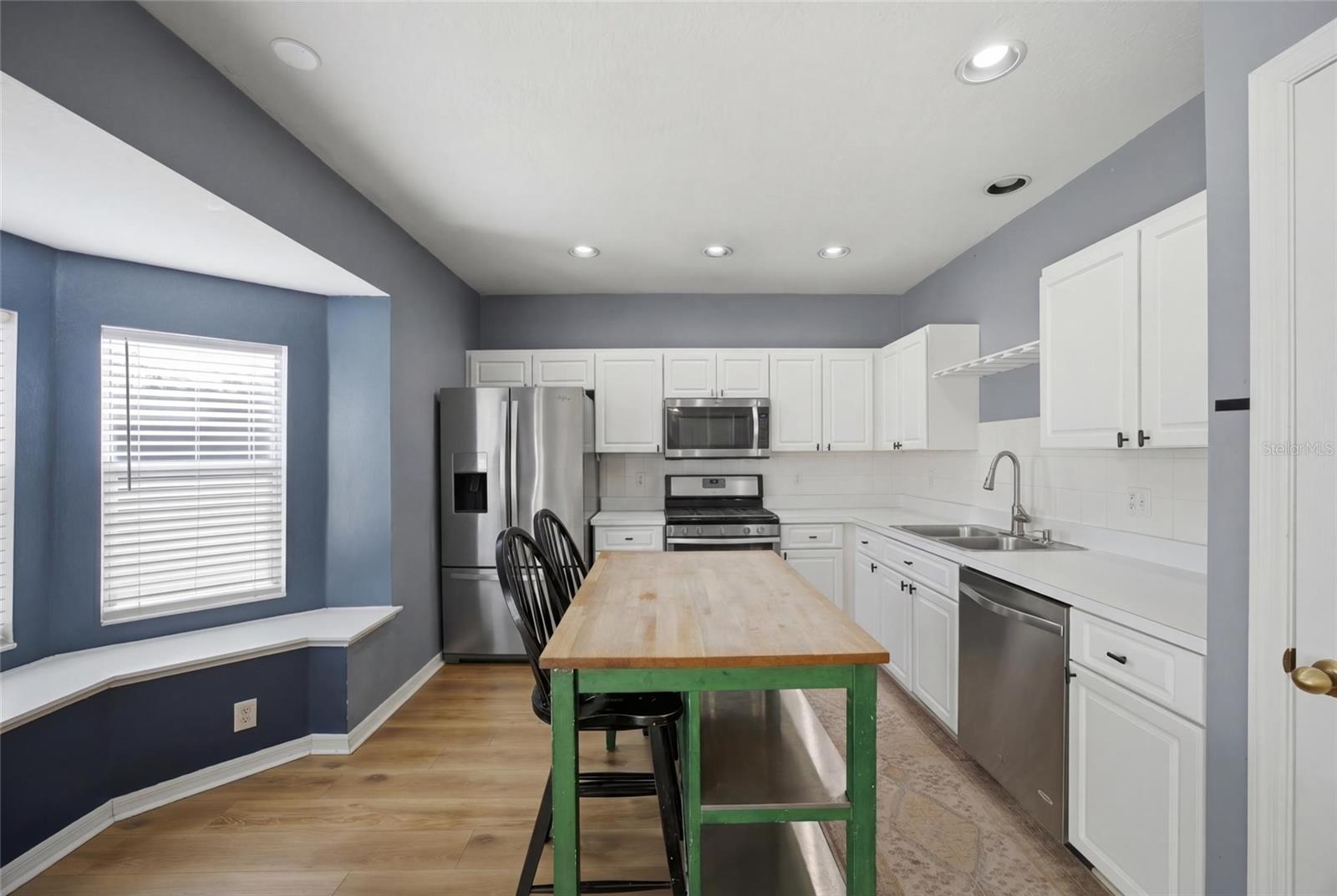 Image 9 of 27 For 6526 Summer Cove Drive