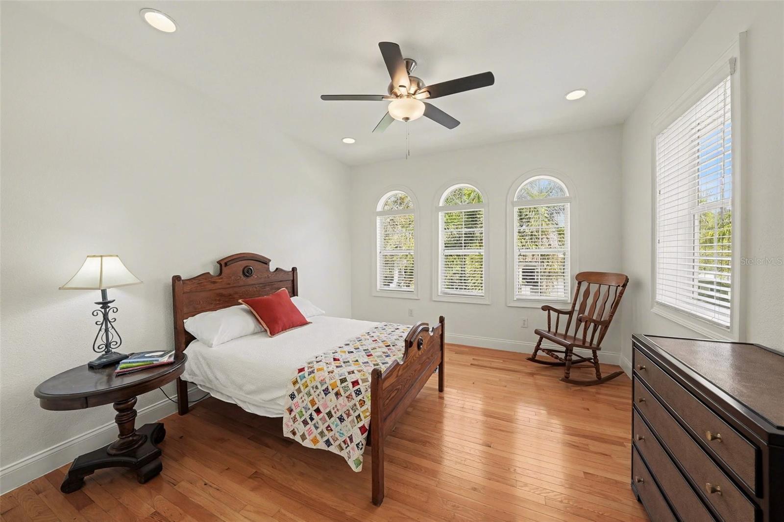 Image 35 of 61 For 610 Marmora Avenue