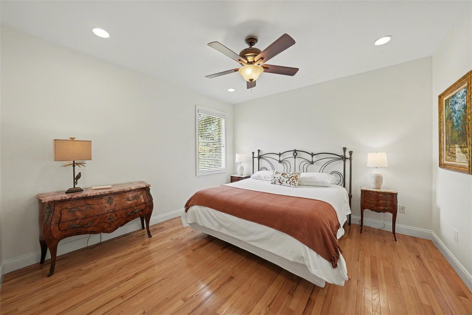 Image 6 of 61 For 610 Marmora Avenue