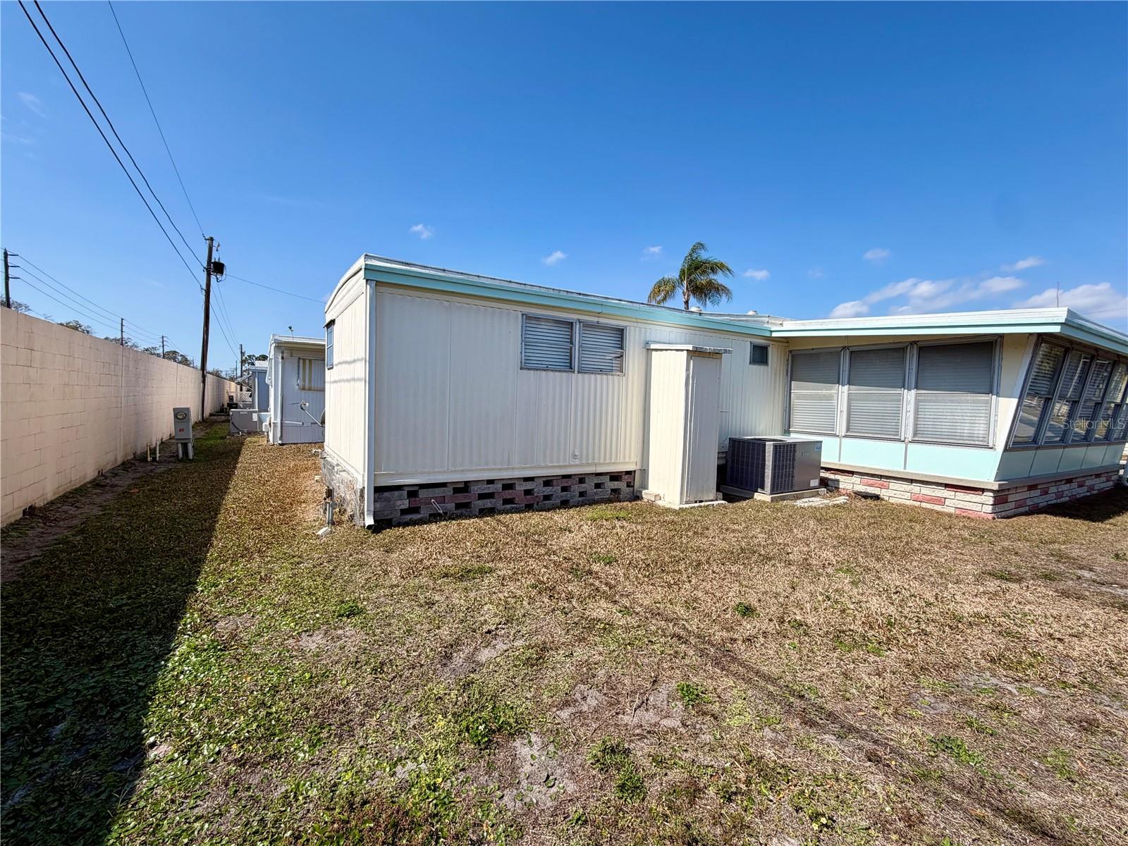 Listing photo id 14 for 34412 Oleander Drive N