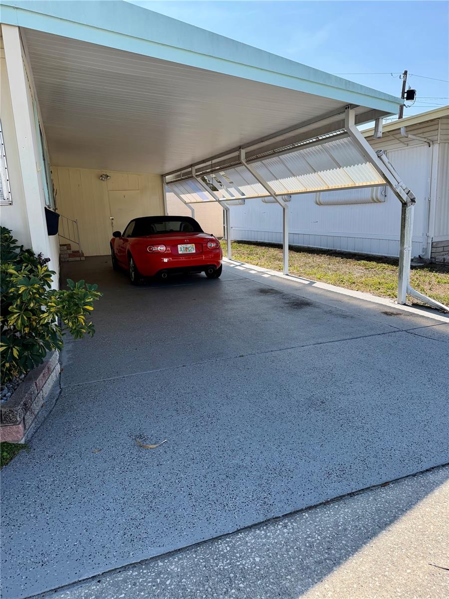 Listing photo id 15 for 34412 Oleander Drive N