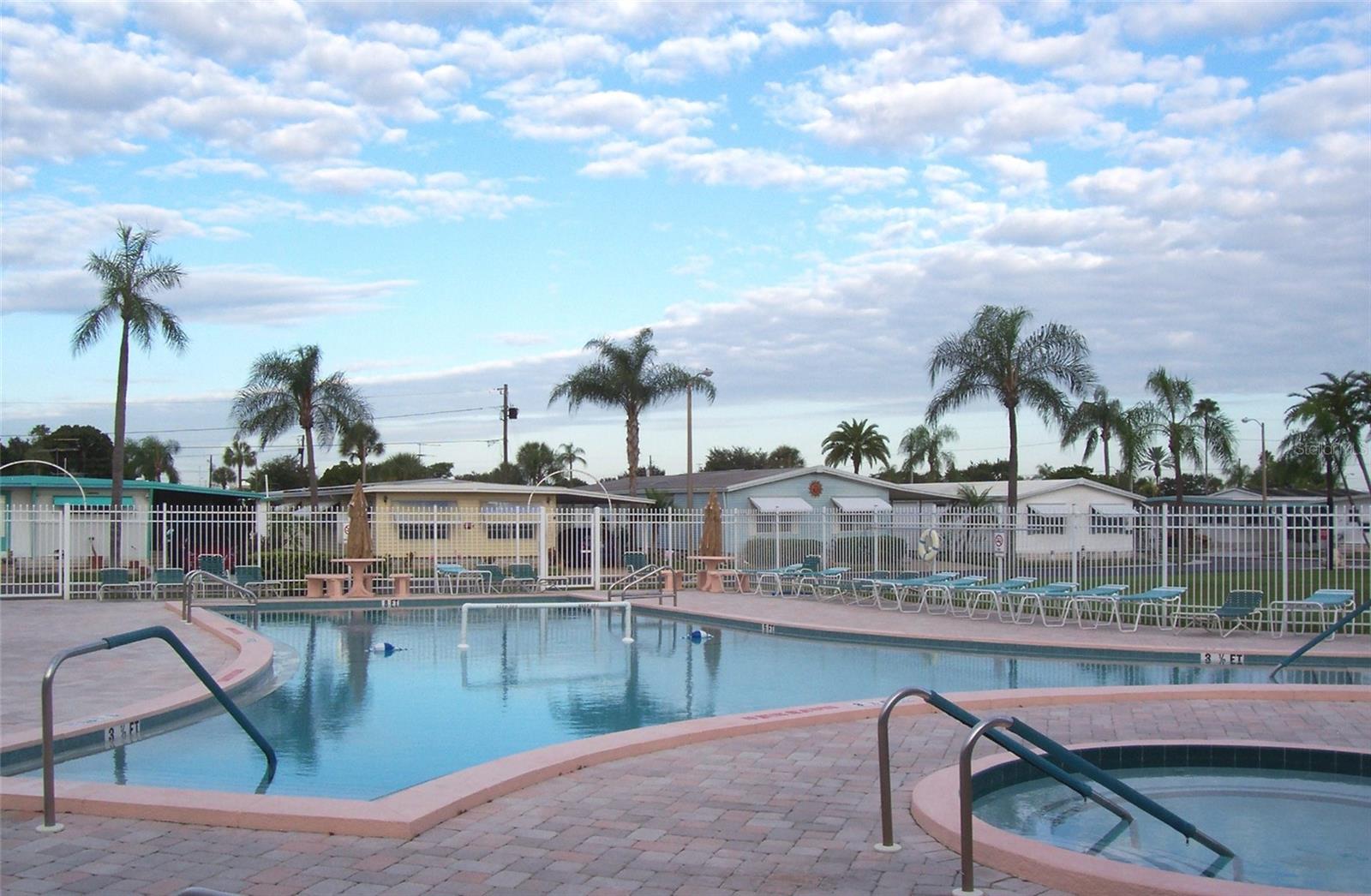 Listing photo id 21 for 34412 Oleander Drive N