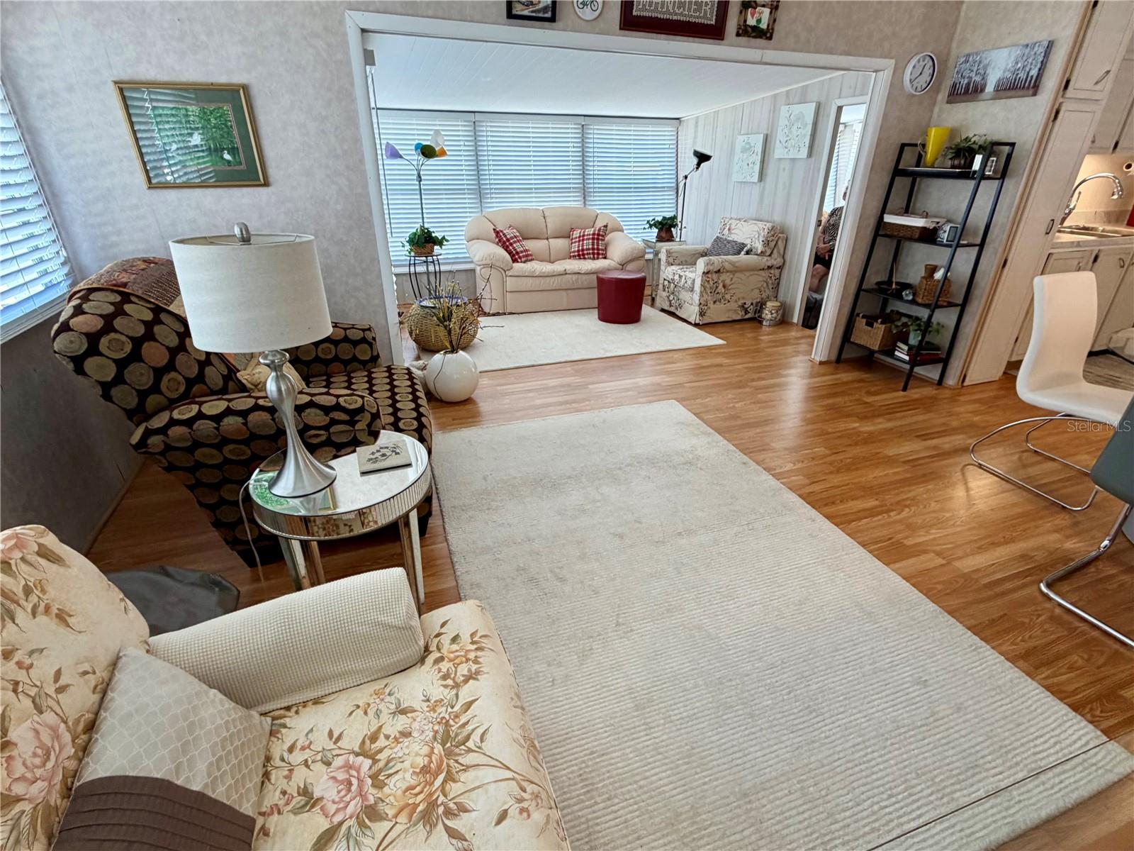 Listing photo id 4 for 34412 Oleander Drive N