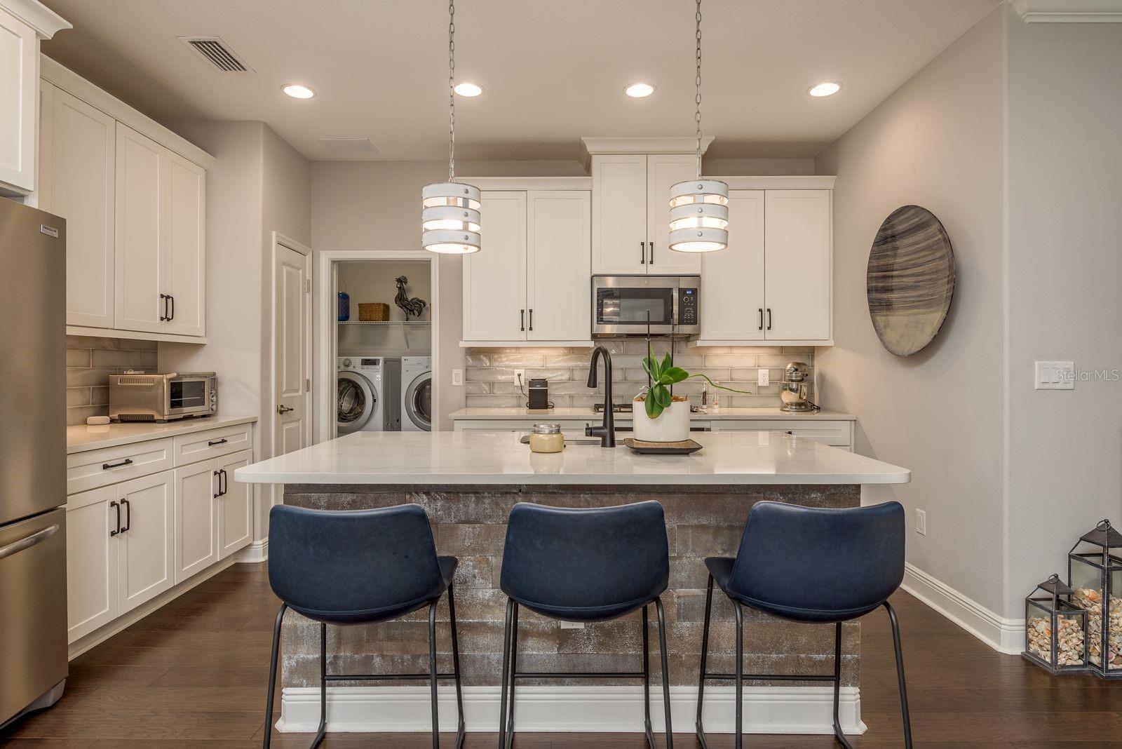 Listing photo id 8 for 2254 Spring Lake Court