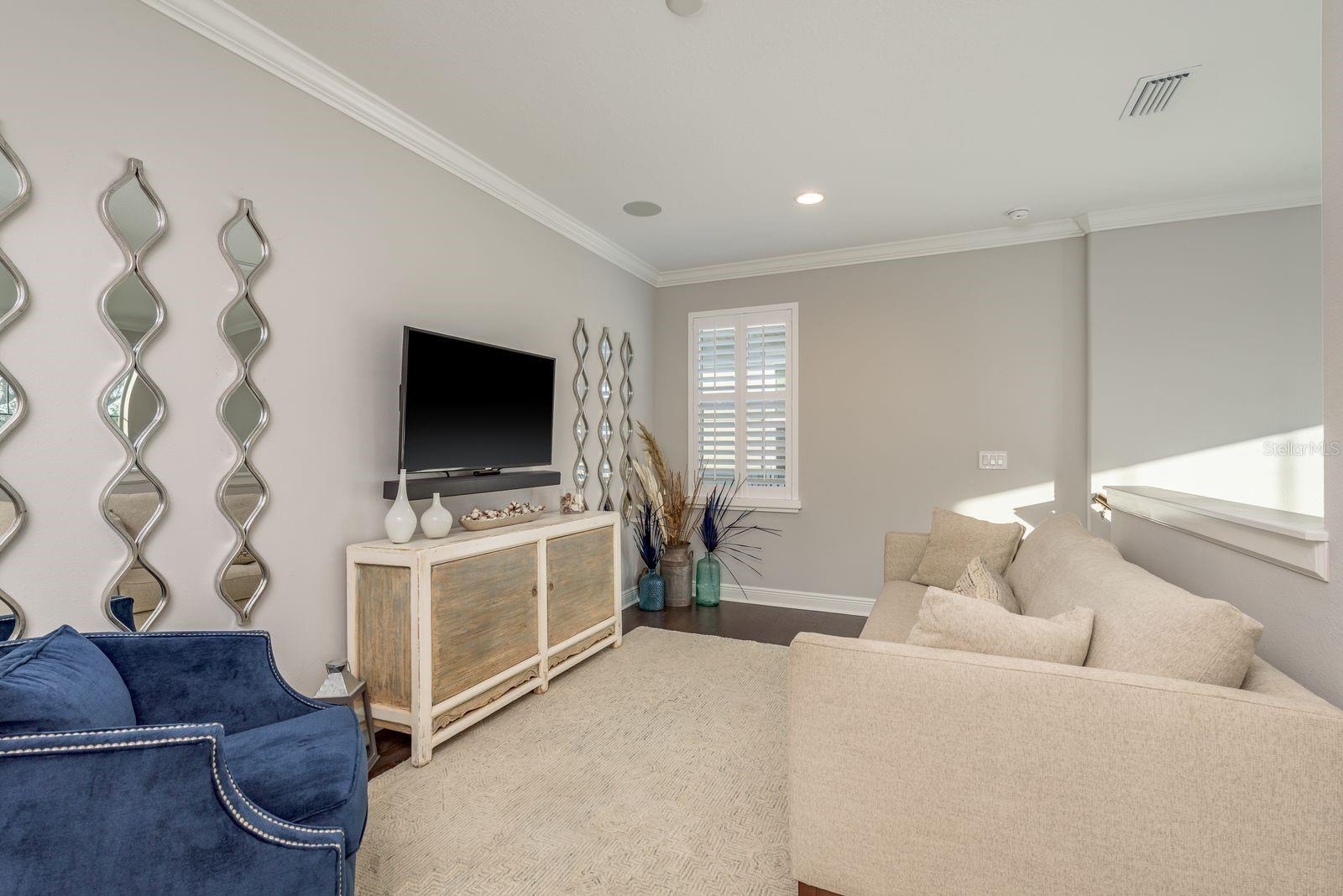 Listing photo id 18 for 2254 Spring Lake Court