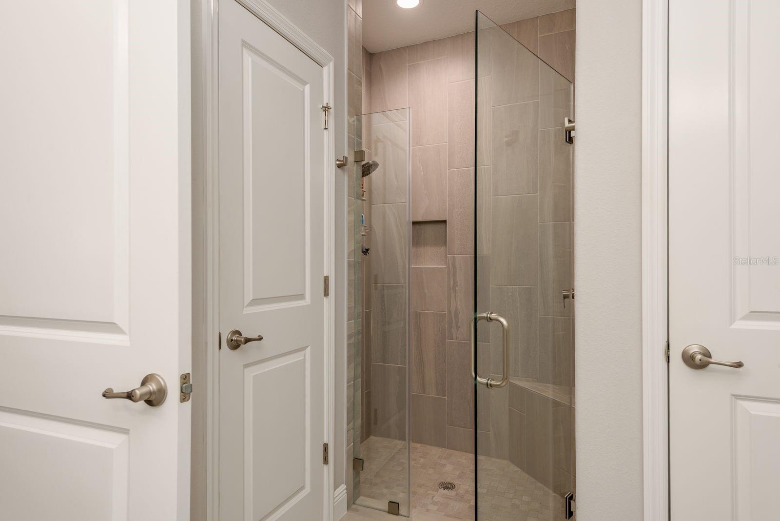 Listing photo id 23 for 2254 Spring Lake Court