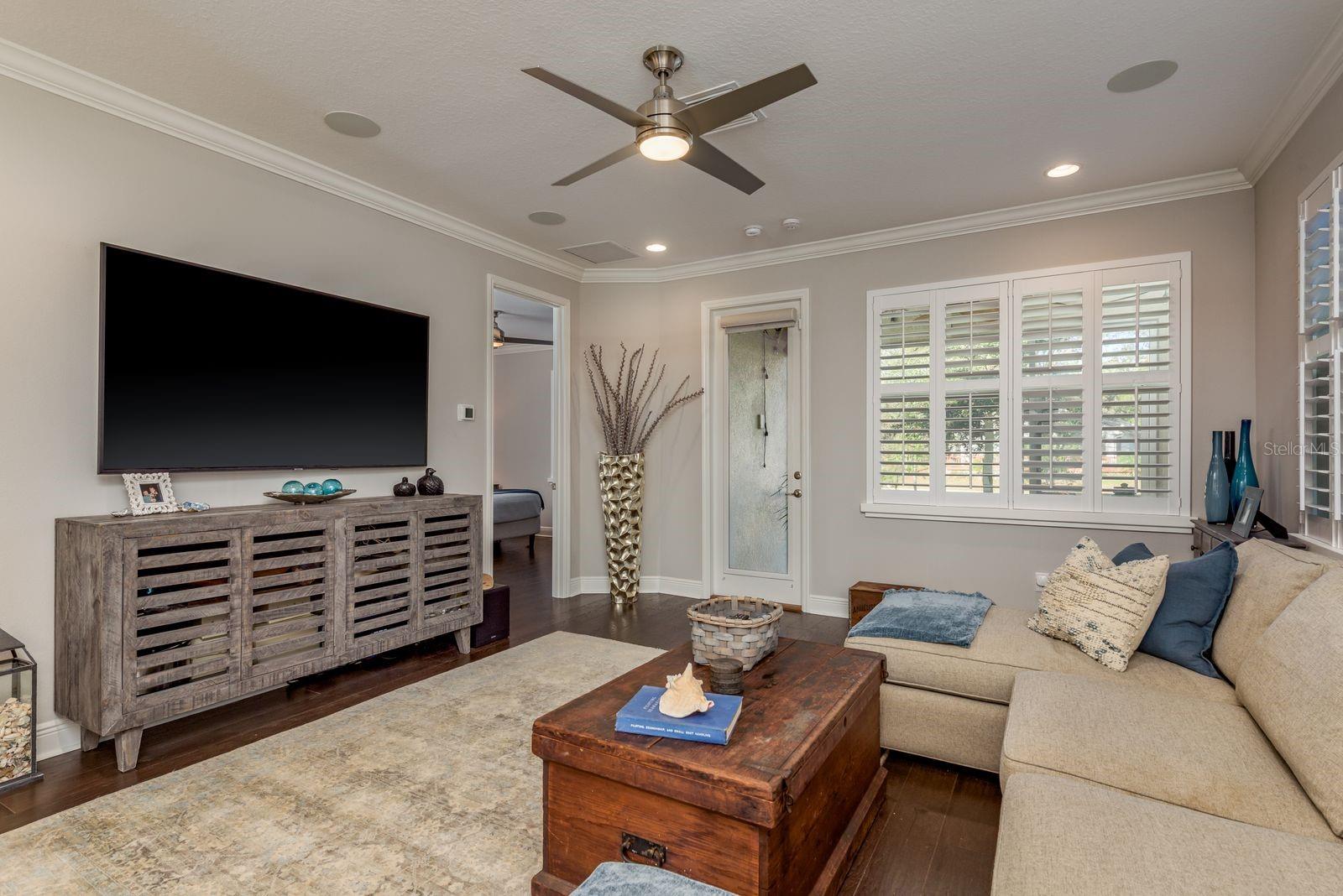 Listing photo id 3 for 2254 Spring Lake Court