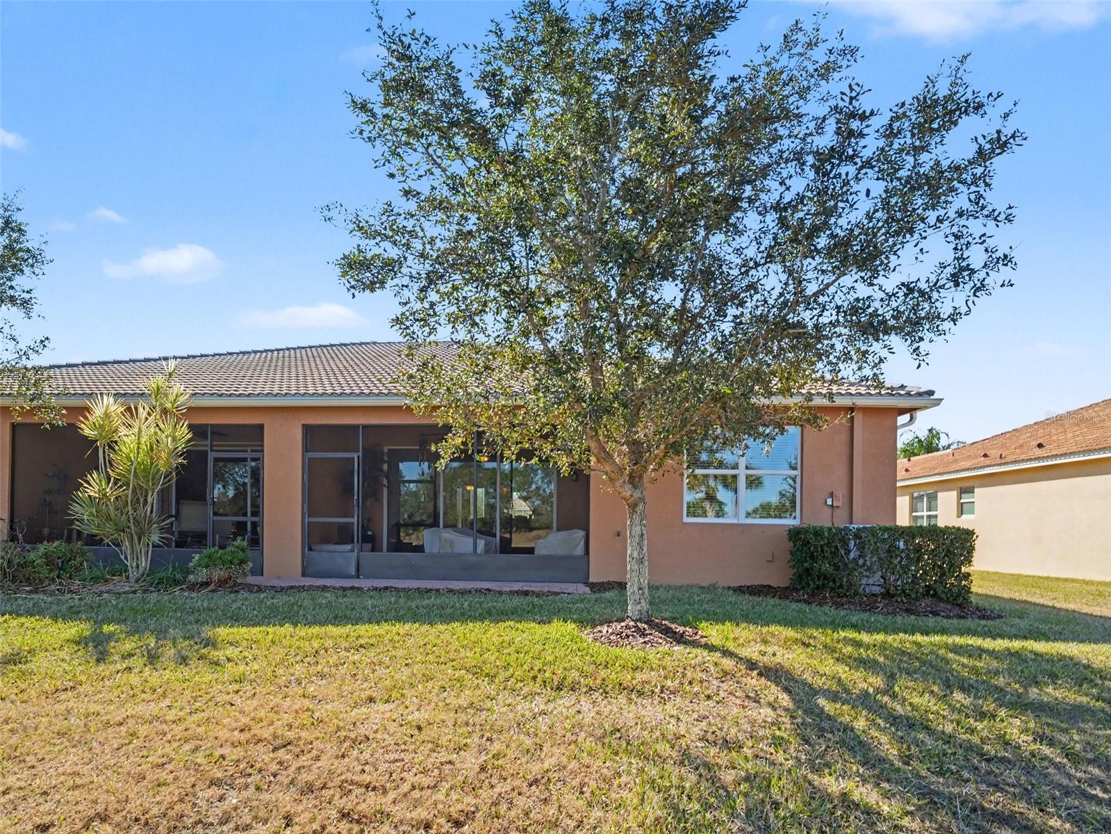 Image 21 of 40 For 15640 Aurora Lake Circle