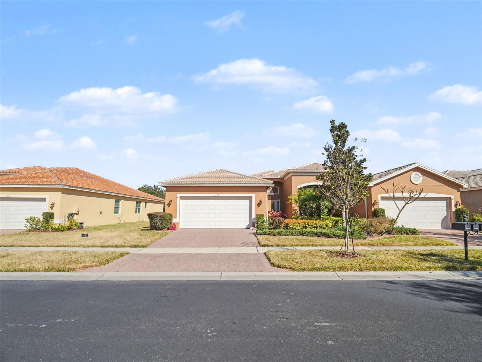 Image 36 of 40 For 15640 Aurora Lake Circle