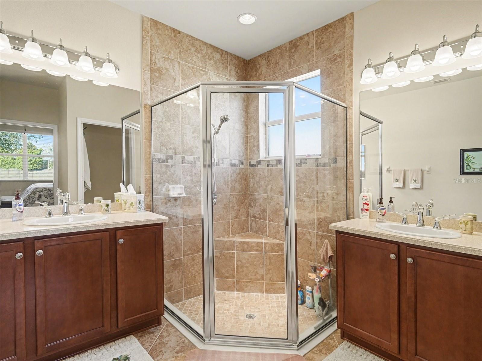 Image 6 of 40 For 15640 Aurora Lake Circle