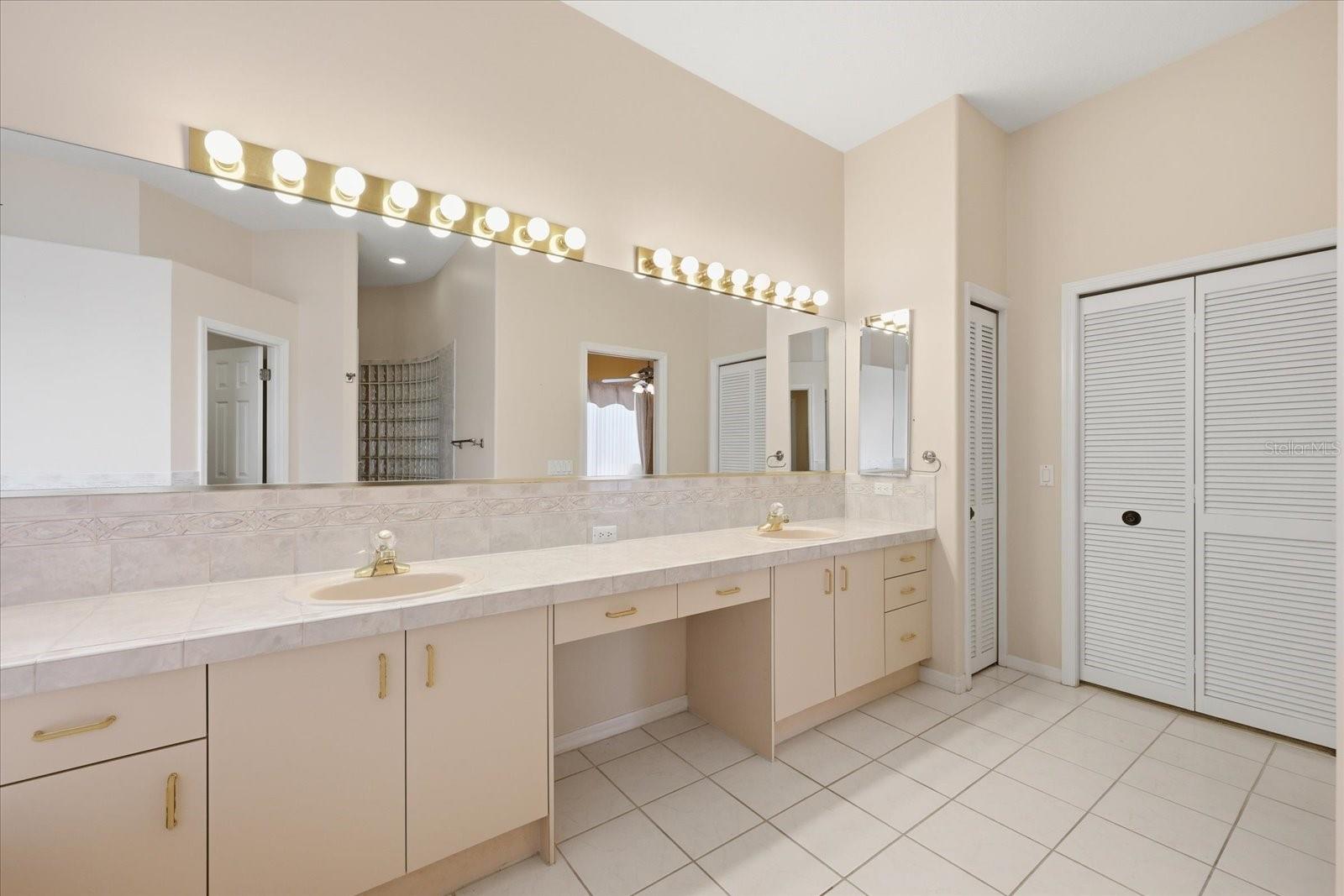 Image 33 of 56 For 3196 Crescent Oaks Boulevard