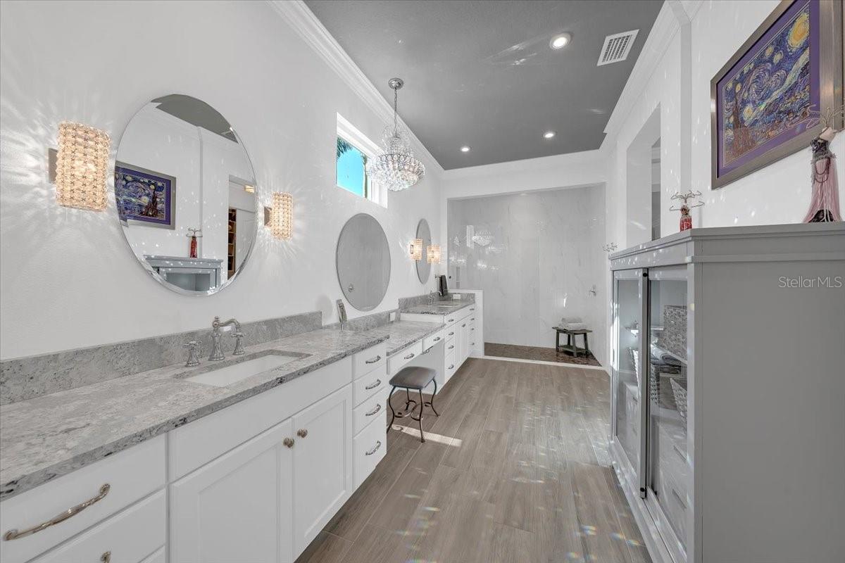 Image 18 of 86 For 732 Manns Harbor Drive