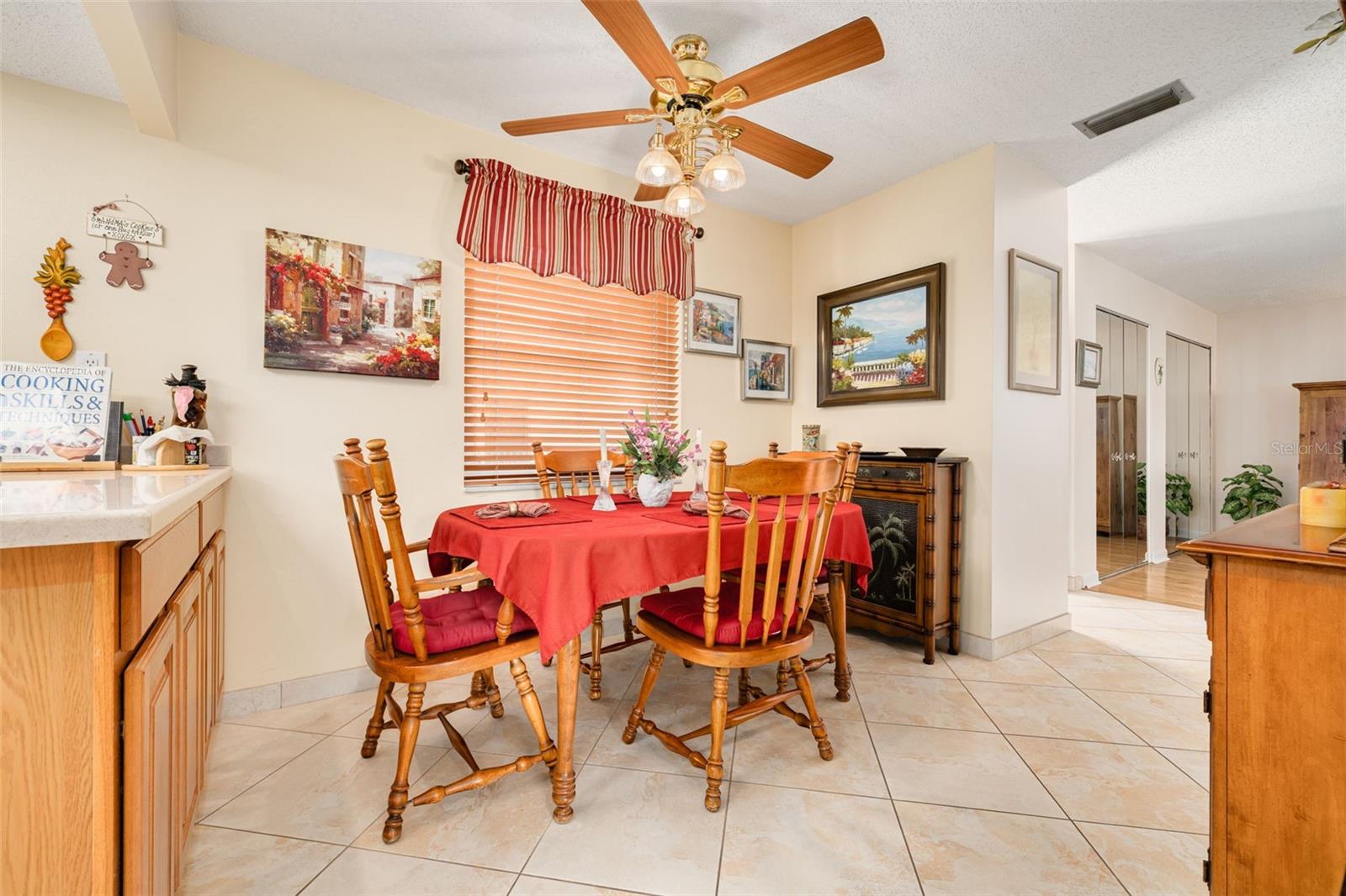 Listing photo id 12 for 2700 Bayshore Boulevard 5302