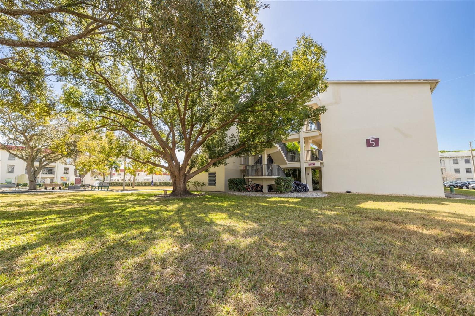 Listing photo id 25 for 2700 Bayshore Boulevard 5302