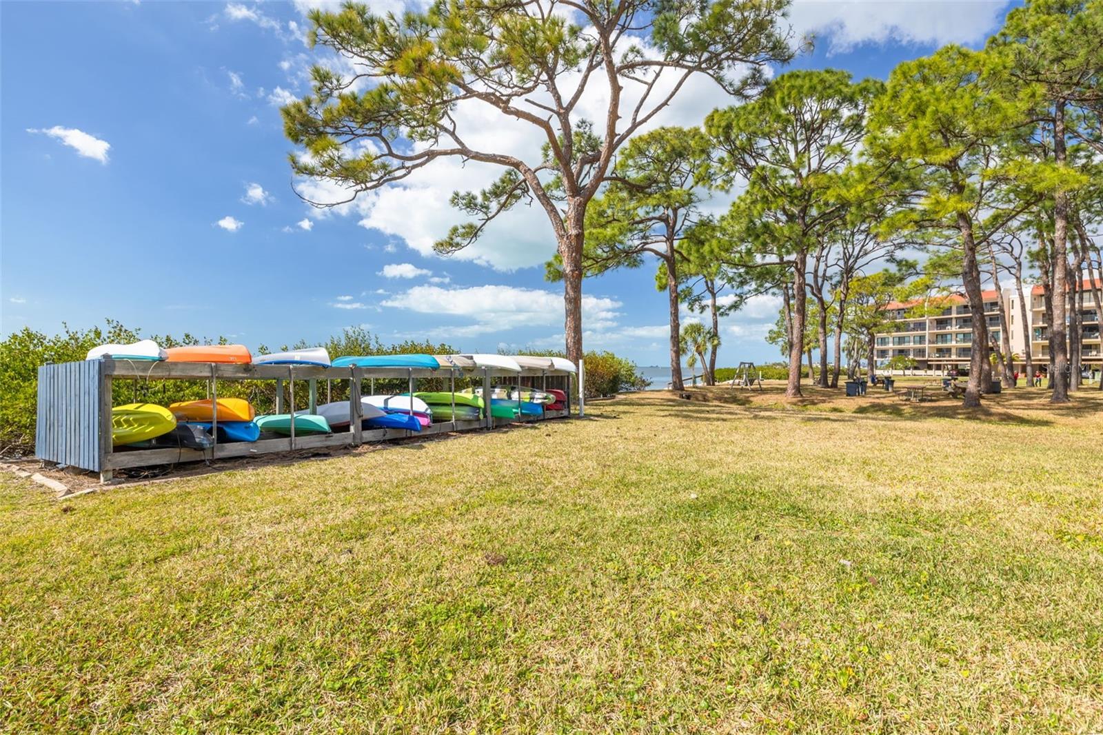 Listing photo id 33 for 2700 Bayshore Boulevard 5302