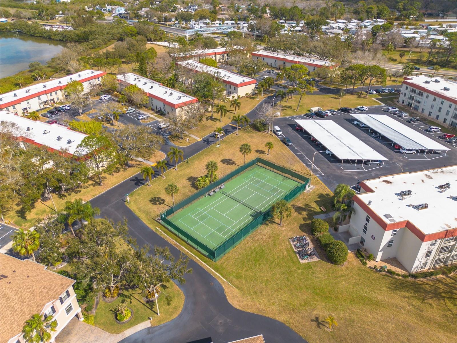 Listing photo id 49 for 2700 Bayshore Boulevard 5302